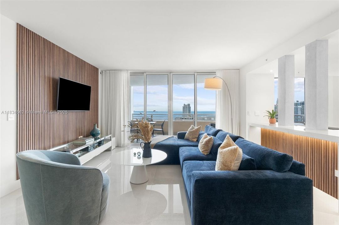 Recently Sold: $1,750,000 (2 beds, 2 baths, 1694 Square Feet)