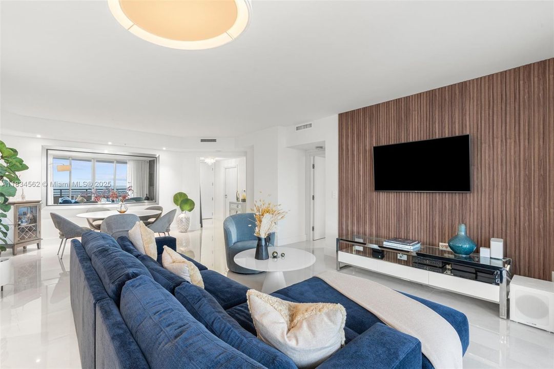 Recently Sold: $1,750,000 (2 beds, 2 baths, 1694 Square Feet)