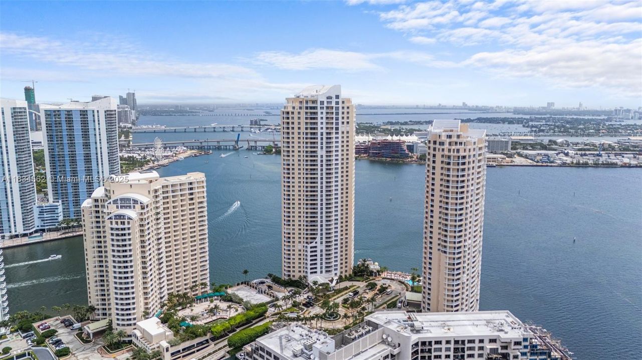 Recently Sold: $1,750,000 (2 beds, 2 baths, 1694 Square Feet)