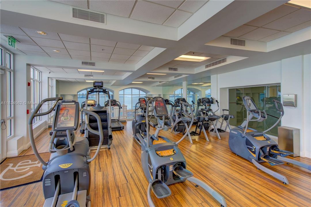 Recently Sold: $1,750,000 (2 beds, 2 baths, 1694 Square Feet)