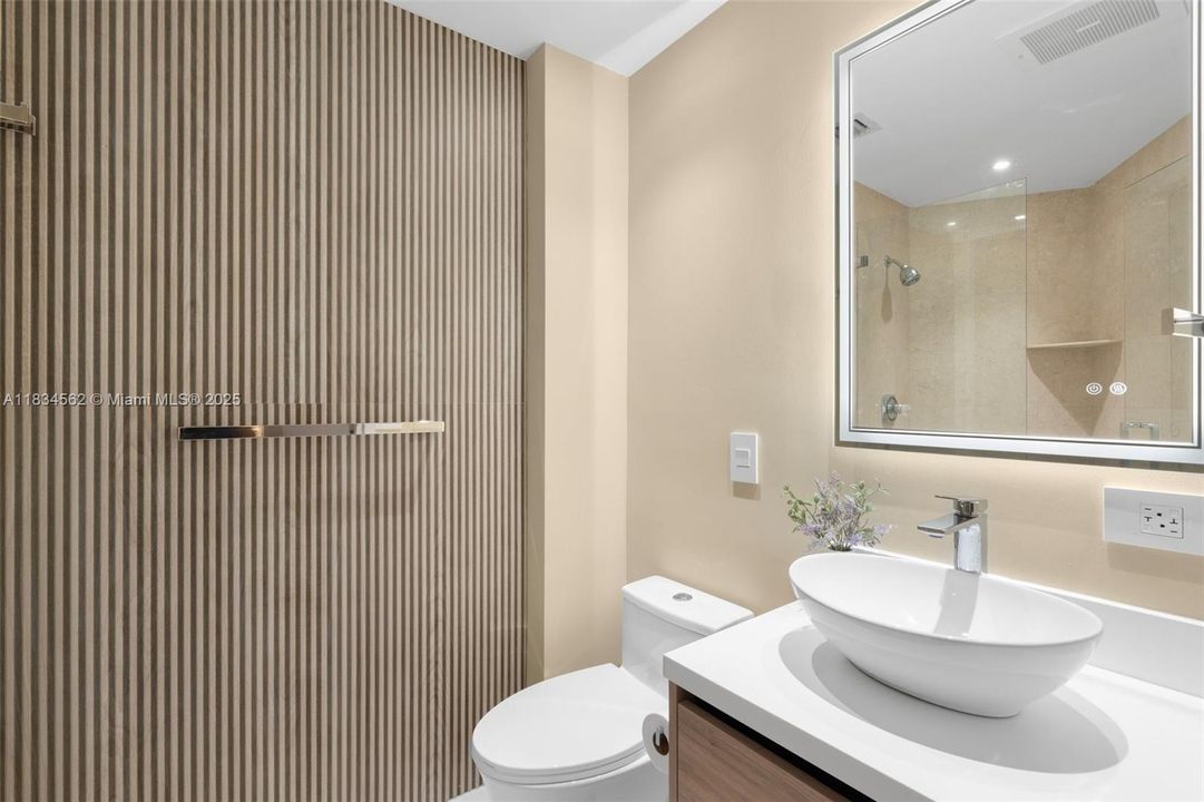 Recently Sold: $1,750,000 (2 beds, 2 baths, 1694 Square Feet)