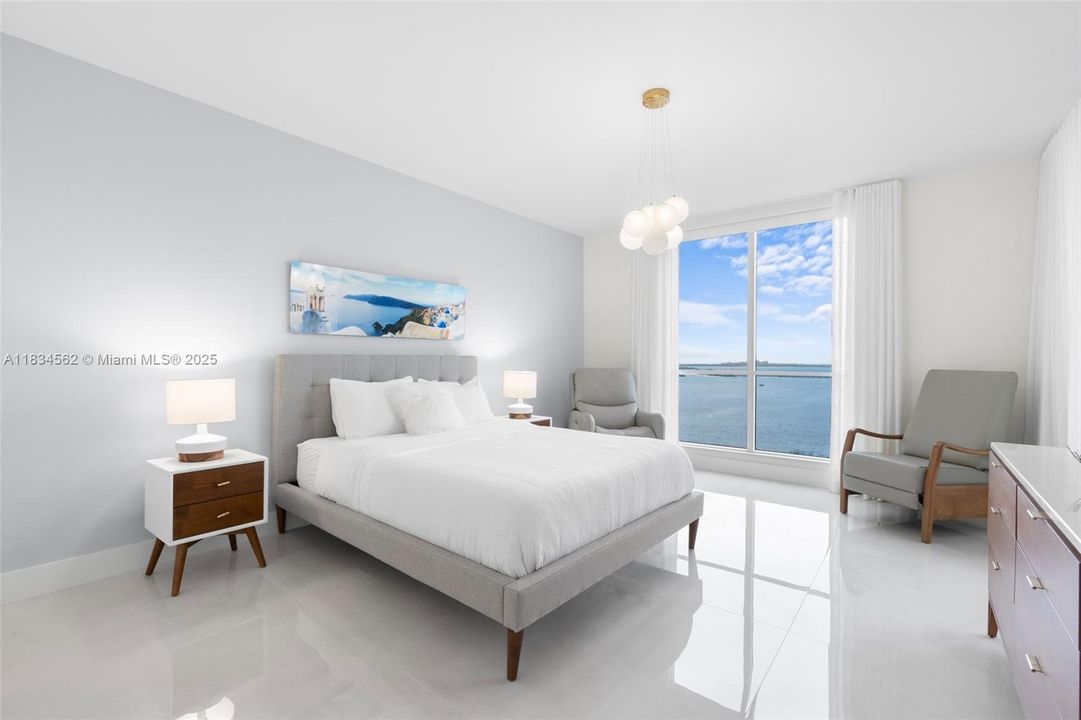 Recently Sold: $1,750,000 (2 beds, 2 baths, 1694 Square Feet)