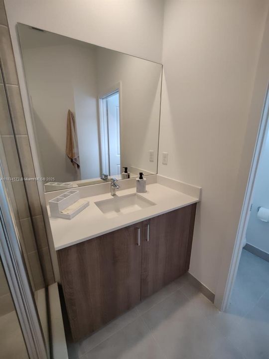 For Rent: $2,700 (4 beds, 2 baths, 2032 Square Feet)