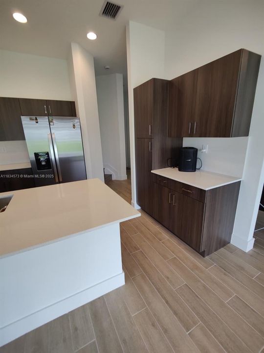 For Rent: $2,700 (4 beds, 2 baths, 2032 Square Feet)