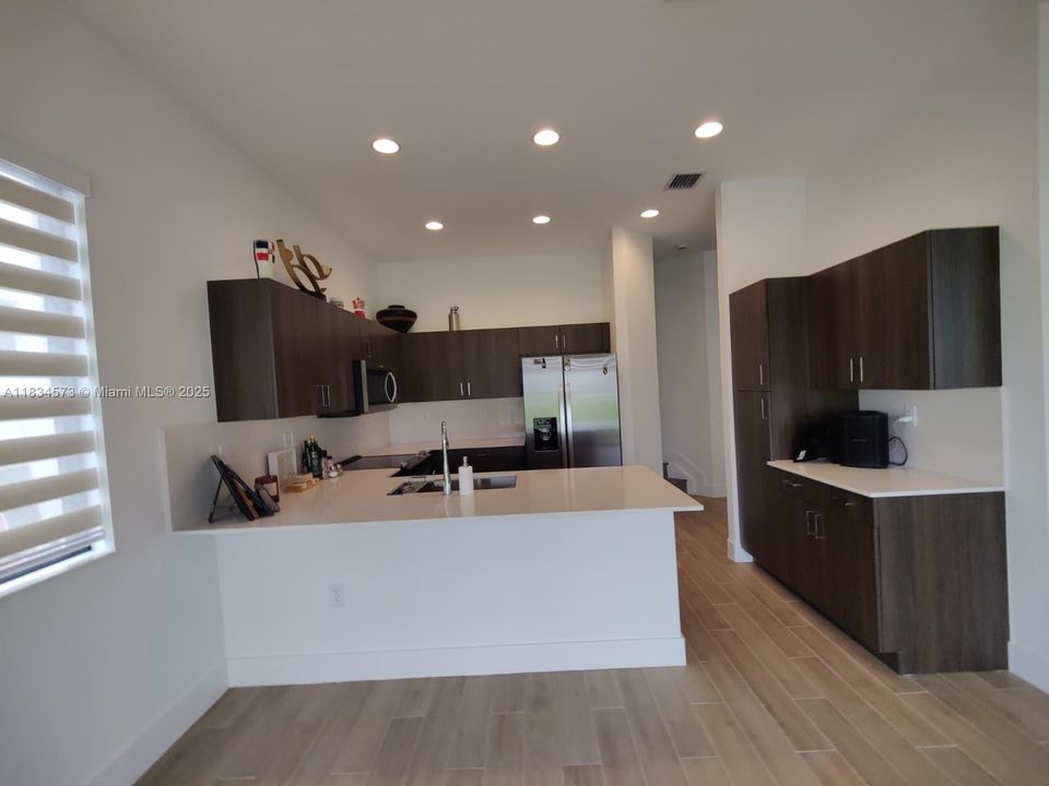 For Rent: $2,700 (4 beds, 2 baths, 2032 Square Feet)
