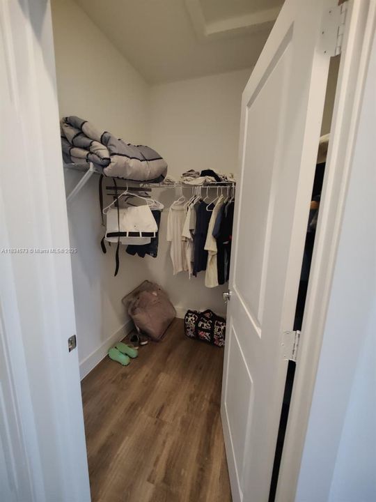 For Rent: $2,700 (4 beds, 2 baths, 2032 Square Feet)
