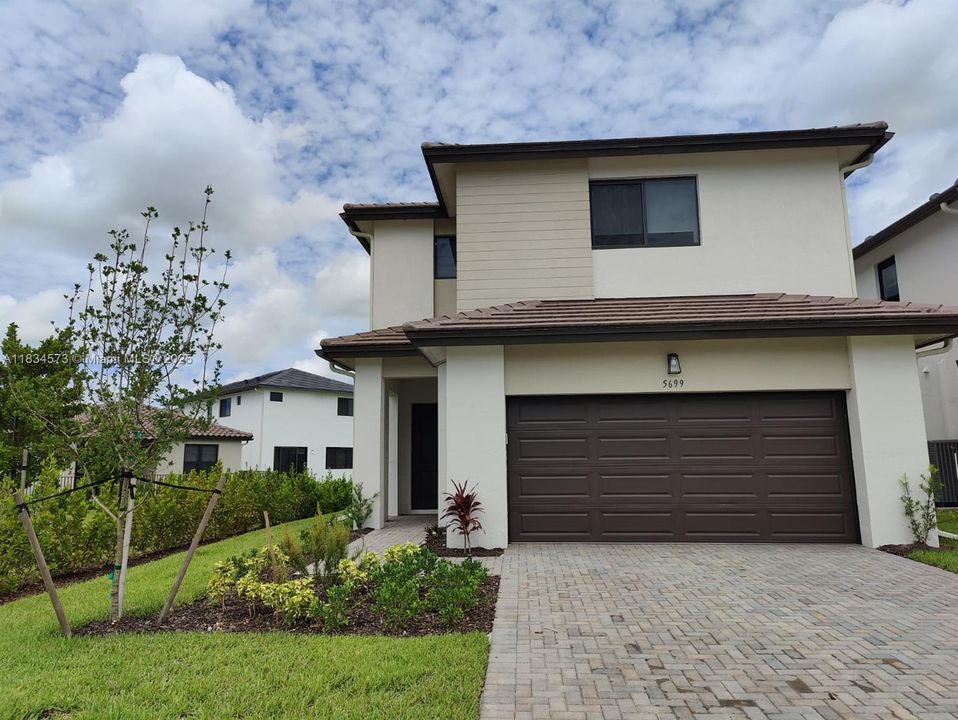 For Rent: $2,700 (4 beds, 2 baths, 2032 Square Feet)