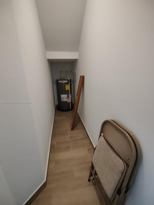 For Rent: $2,700 (4 beds, 2 baths, 2032 Square Feet)