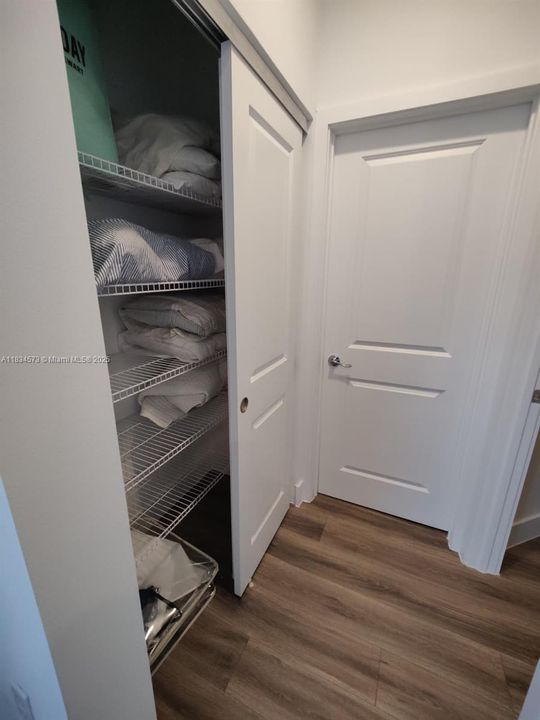 For Rent: $2,700 (4 beds, 2 baths, 2032 Square Feet)