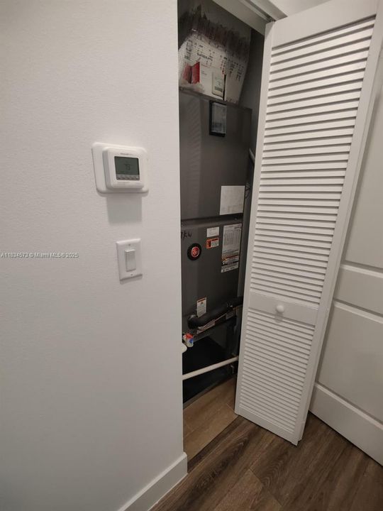For Rent: $2,700 (4 beds, 2 baths, 2032 Square Feet)