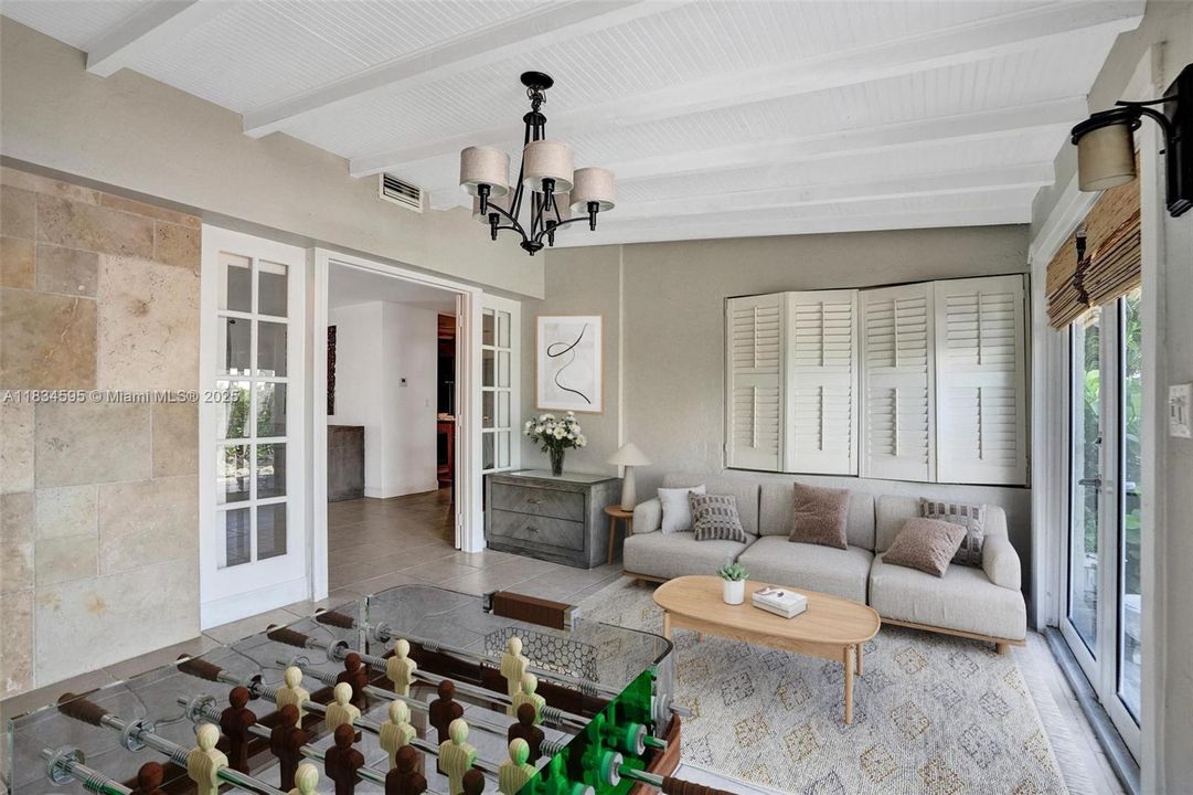 En Venta: $1,040,000 (4 camas, 4 baños, 2003 Pies cuadrados)