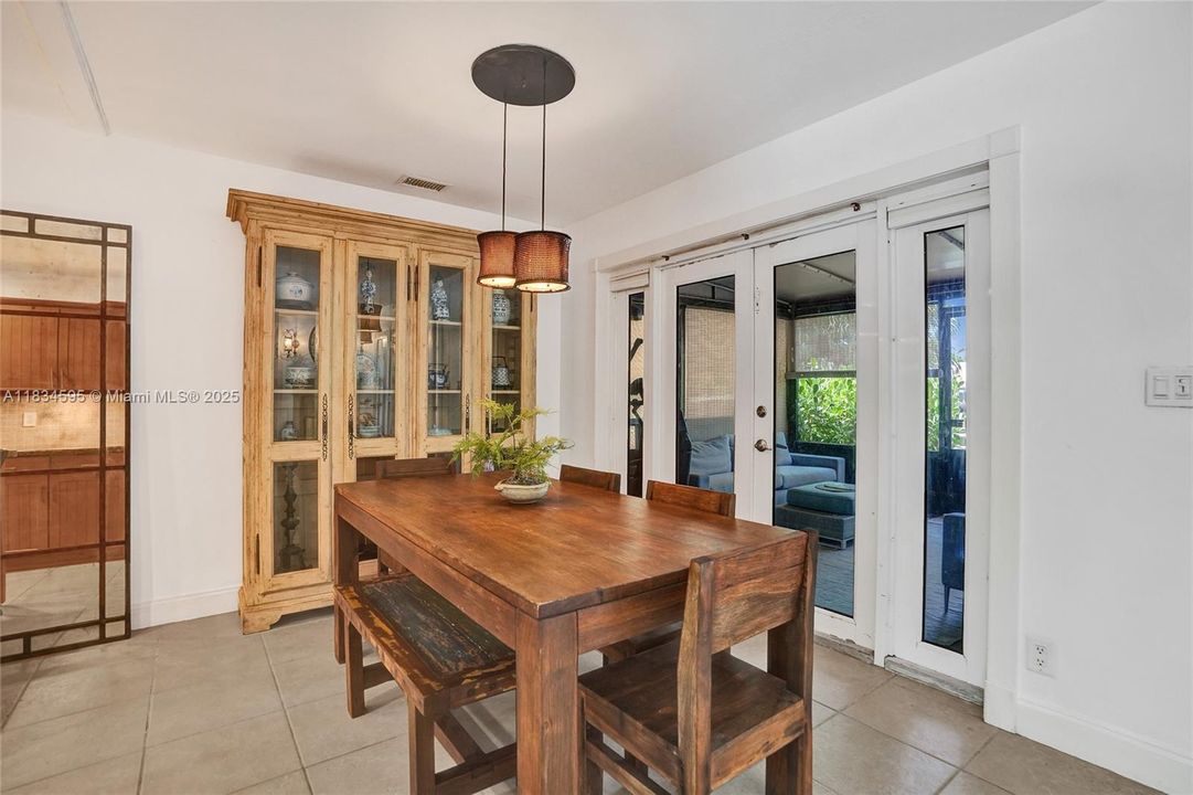 En Venta: $1,040,000 (4 camas, 4 baños, 2003 Pies cuadrados)