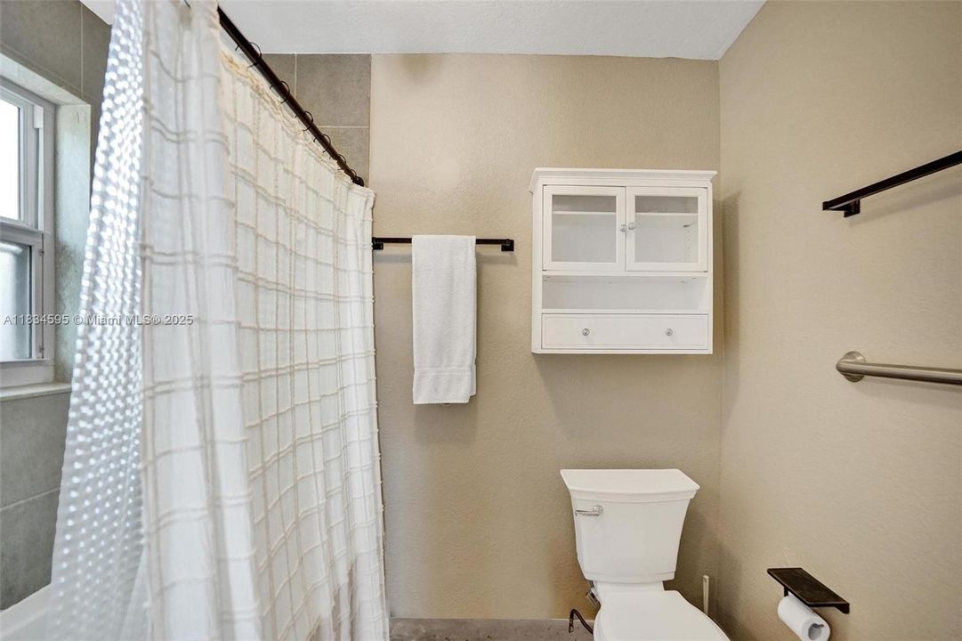 En Venta: $1,040,000 (4 camas, 4 baños, 2003 Pies cuadrados)