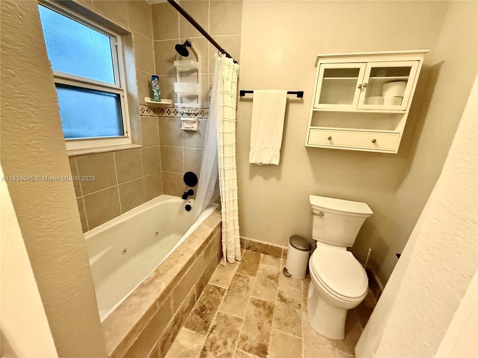En Venta: $1,040,000 (4 camas, 4 baños, 2003 Pies cuadrados)