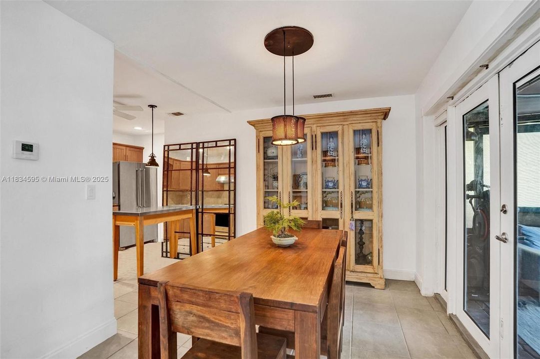 En Venta: $1,040,000 (4 camas, 4 baños, 2003 Pies cuadrados)