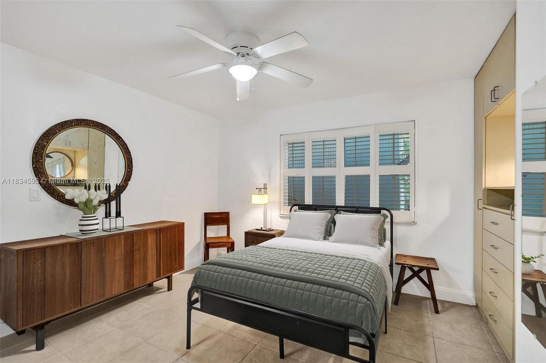 En Venta: $1,040,000 (4 camas, 4 baños, 2003 Pies cuadrados)