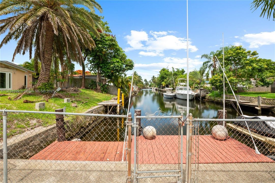 Vendido Recientemente: $569,000 (3 camas, 2 baños, 1341 Pies cuadrados)