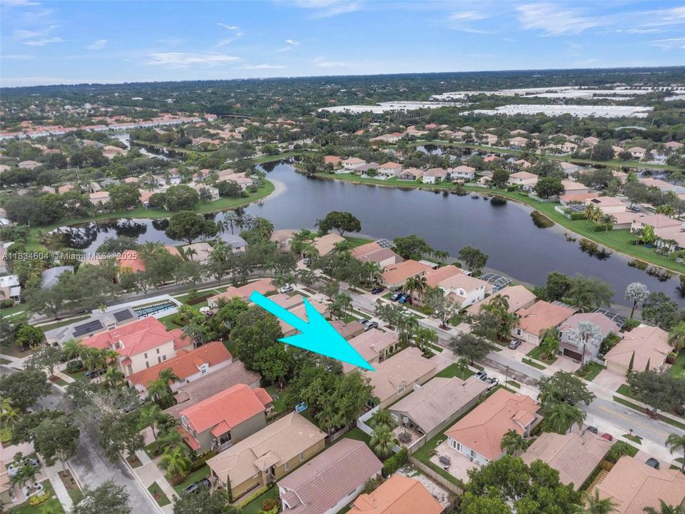 合同活跃: $699,000 (3 贝兹, 2 浴室, 1615 平方英尺)