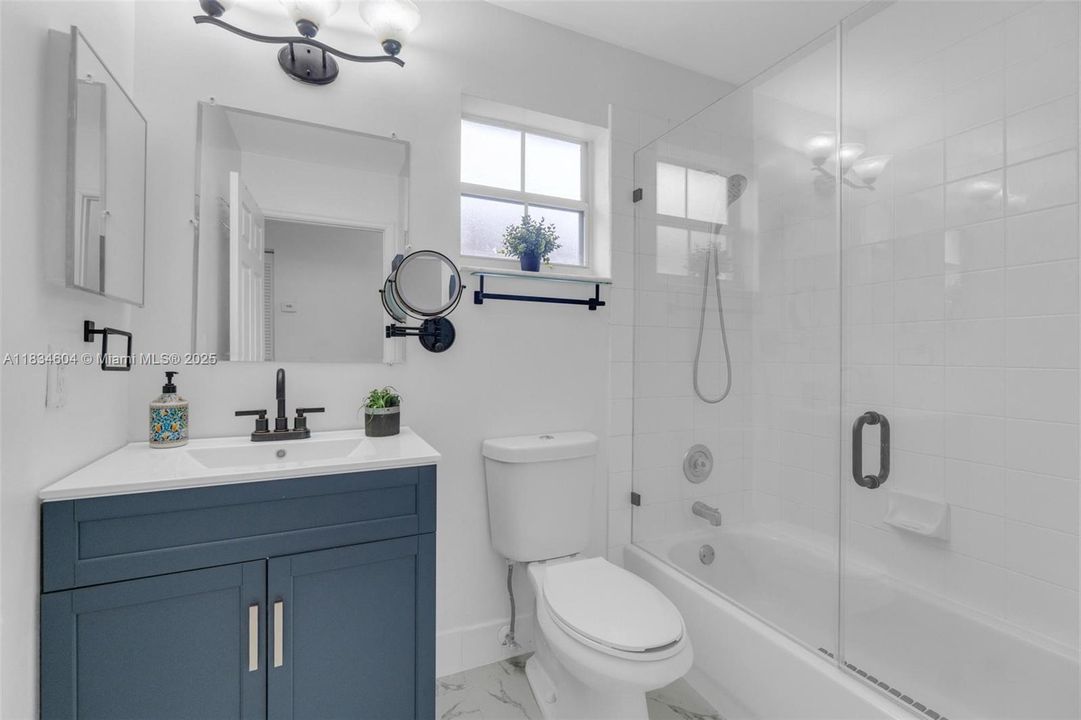 合同活跃: $699,000 (3 贝兹, 2 浴室, 1615 平方英尺)