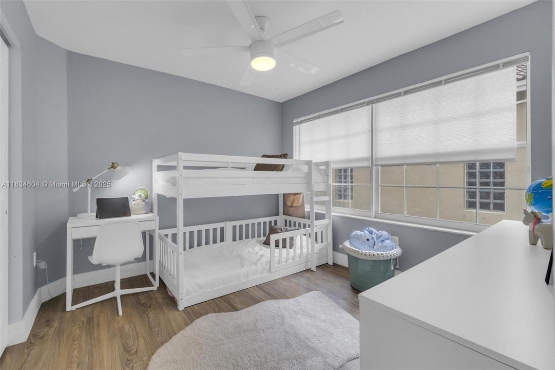 合同活跃: $699,000 (3 贝兹, 2 浴室, 1615 平方英尺)