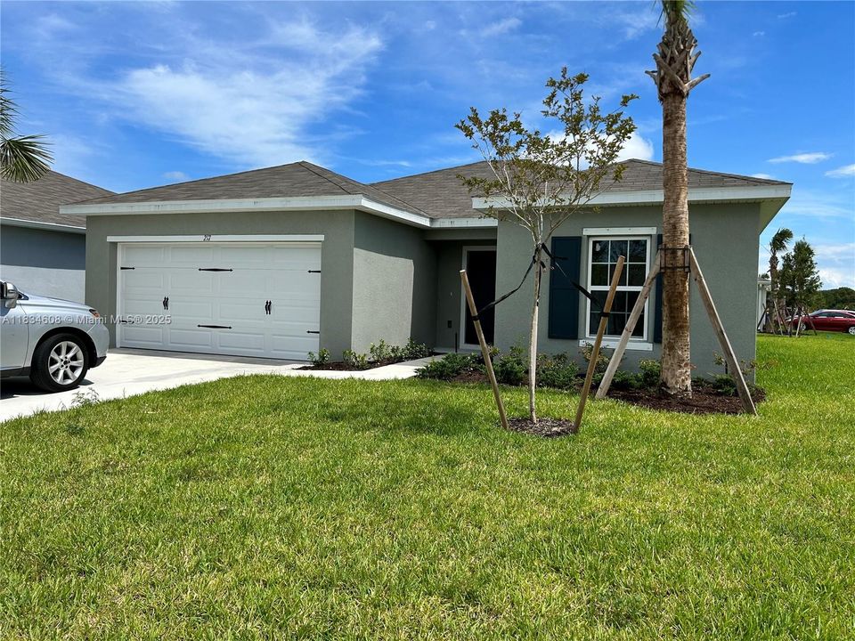 For Rent: $2,200 (3 beds, 2 baths, 1350 Square Feet)