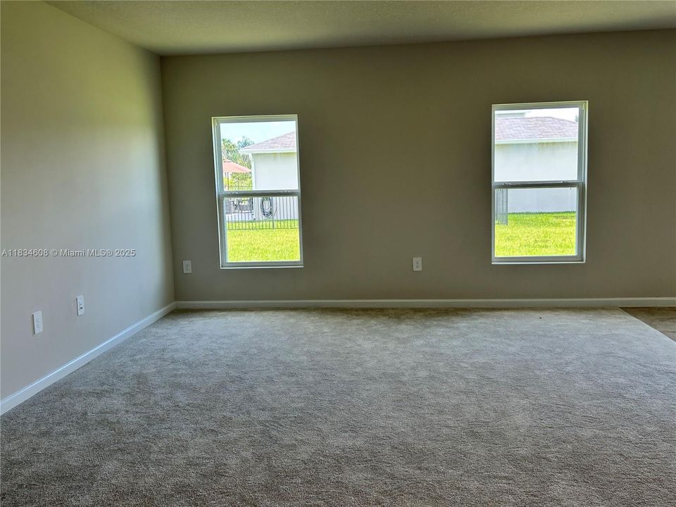 For Rent: $2,200 (3 beds, 2 baths, 1350 Square Feet)