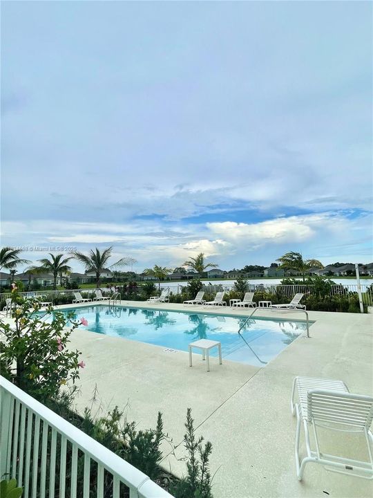 For Rent: $2,200 (3 beds, 2 baths, 1350 Square Feet)