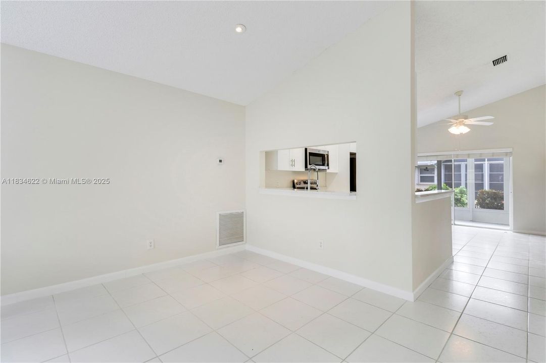 Kitchen/dining passthrough