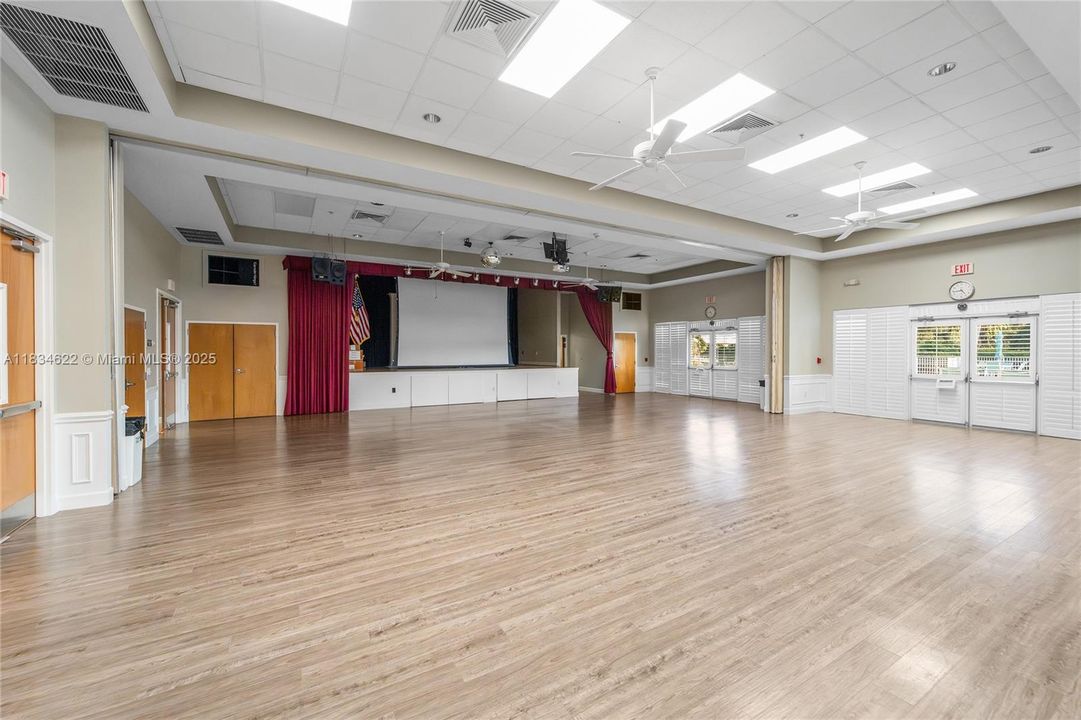 Theatre / ballroom / multi-purpose room