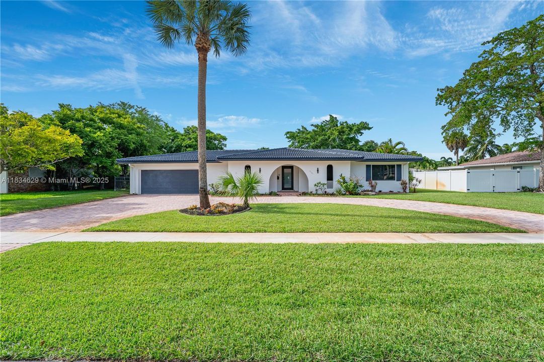 Недавно арендовано: $6,900 (5 спален, 3 ванн, 3039 Квадратных фут)