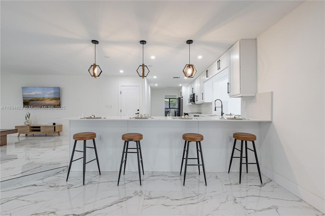 Недавно арендовано: $6,900 (5 спален, 3 ванн, 3039 Квадратных фут)