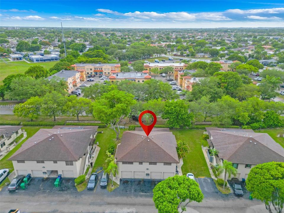 Recently Sold: $330,000 (2 beds, 1 baths, 887 Square Feet)