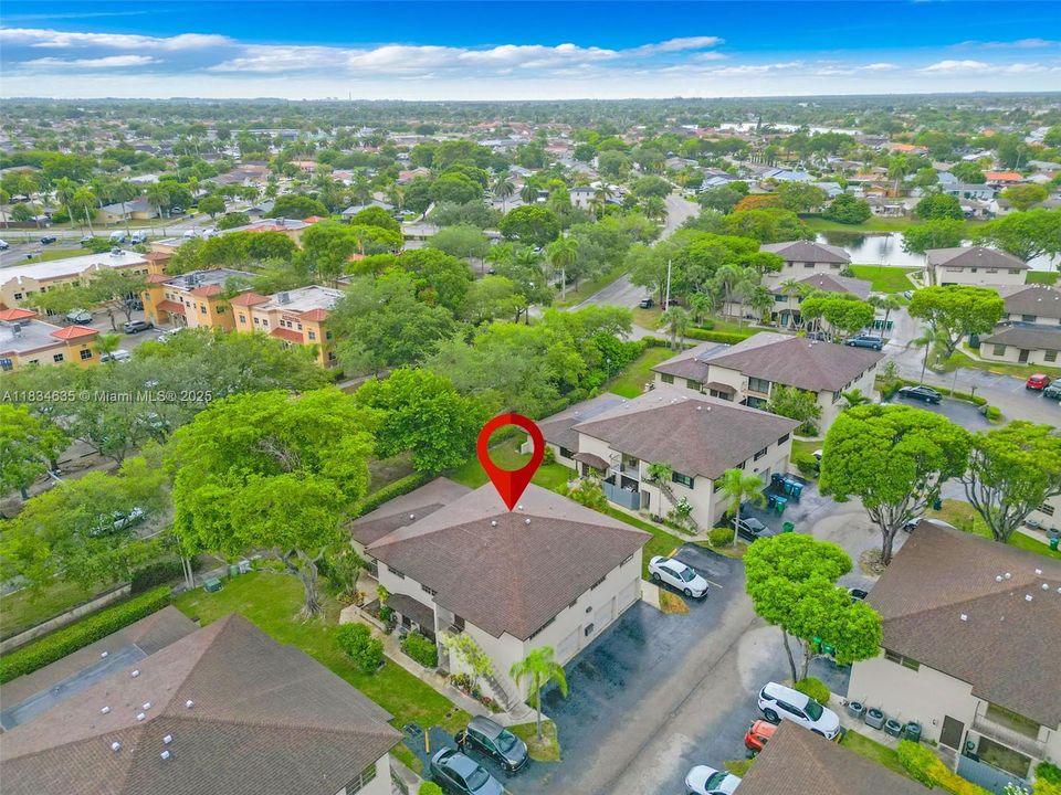 Recently Sold: $330,000 (2 beds, 1 baths, 887 Square Feet)