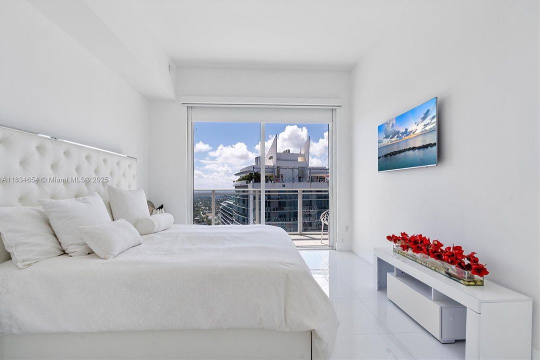 Vendido Recientemente: $935,000 (2 camas, 2 baños, 1134 Pies cuadrados)