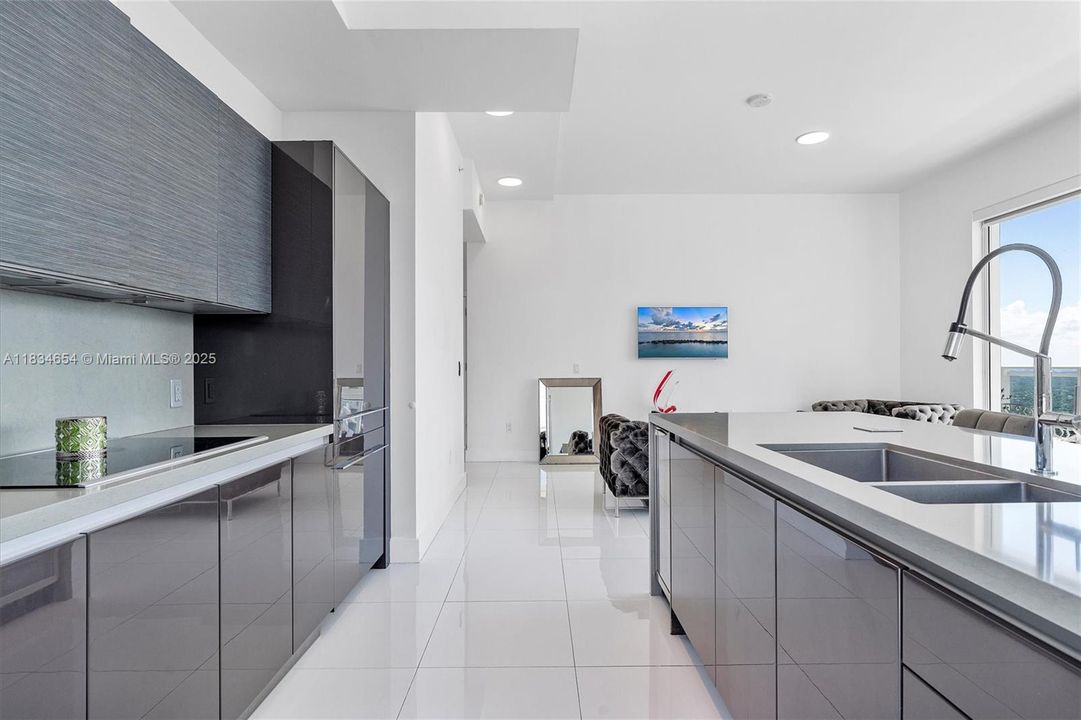 Vendido Recientemente: $935,000 (2 camas, 2 baños, 1134 Pies cuadrados)