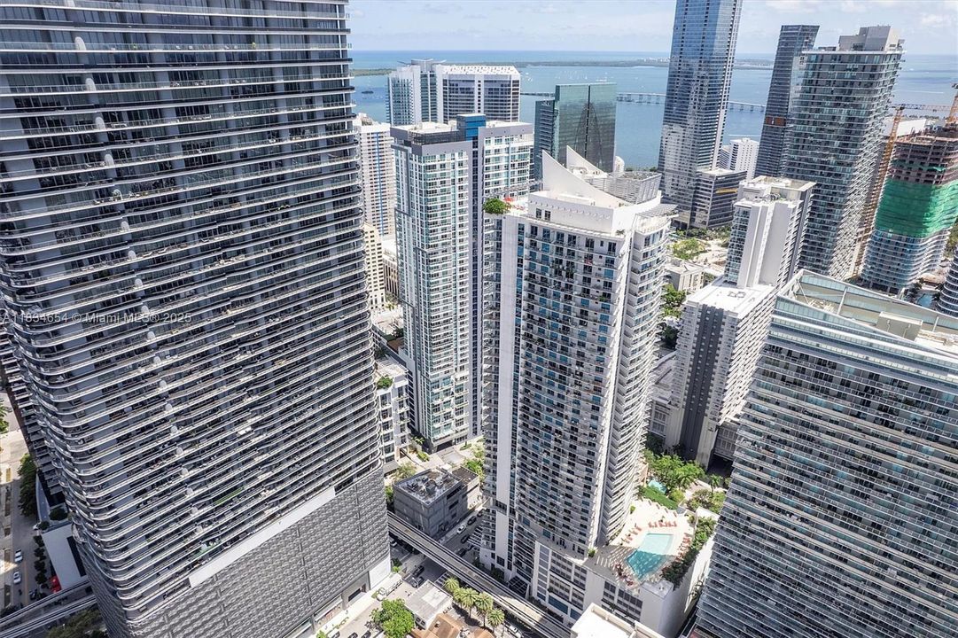 Vendido Recientemente: $935,000 (2 camas, 2 baños, 1134 Pies cuadrados)