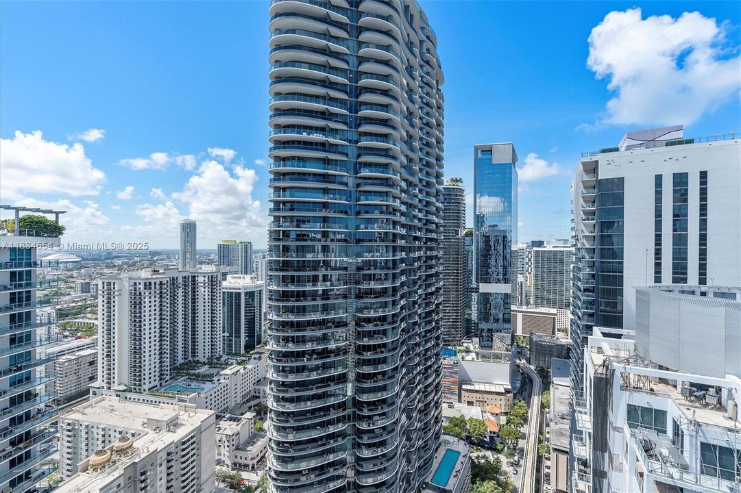 Vendido Recientemente: $935,000 (2 camas, 2 baños, 1134 Pies cuadrados)