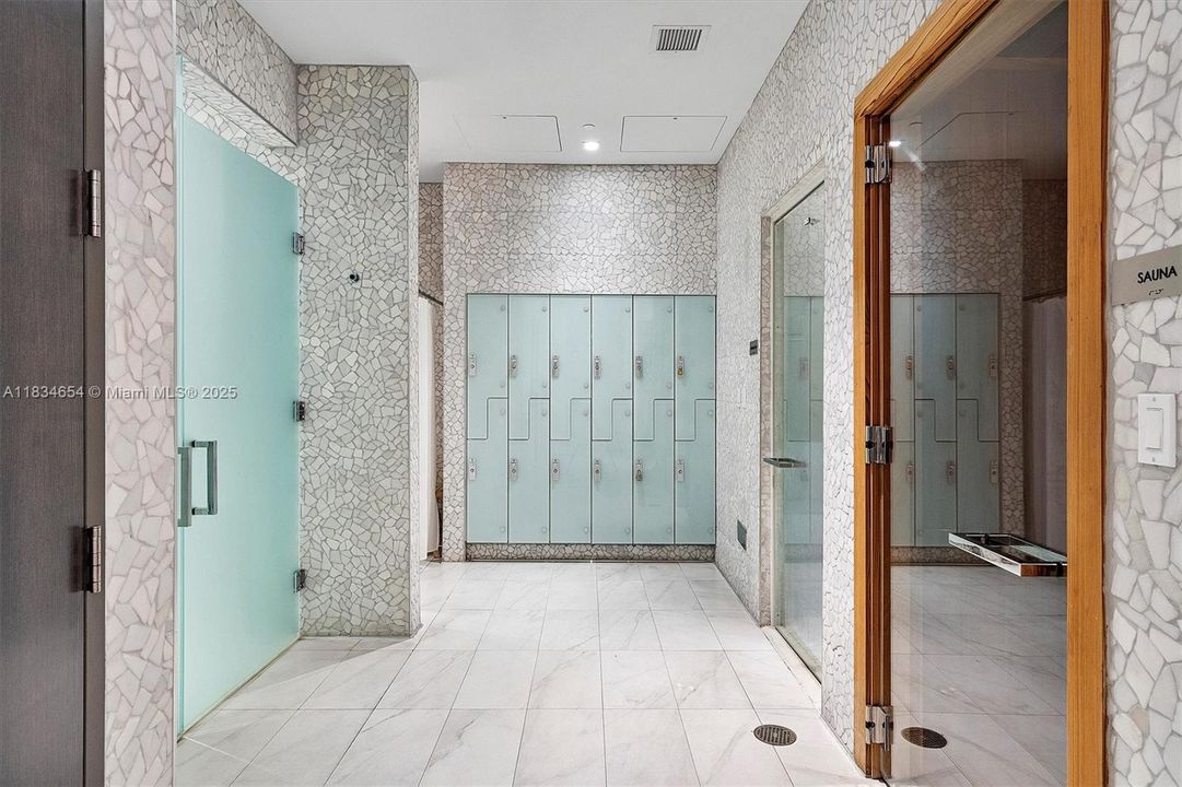 Vendido Recientemente: $935,000 (2 camas, 2 baños, 1134 Pies cuadrados)