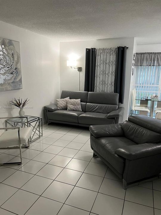 Recently Sold: $245,000 (2 beds, 1 baths, 777 Square Feet)