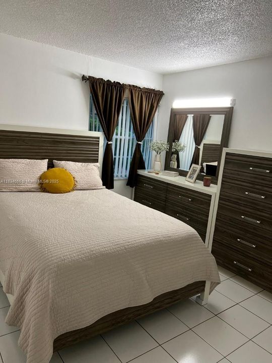 Recently Sold: $245,000 (2 beds, 1 baths, 777 Square Feet)