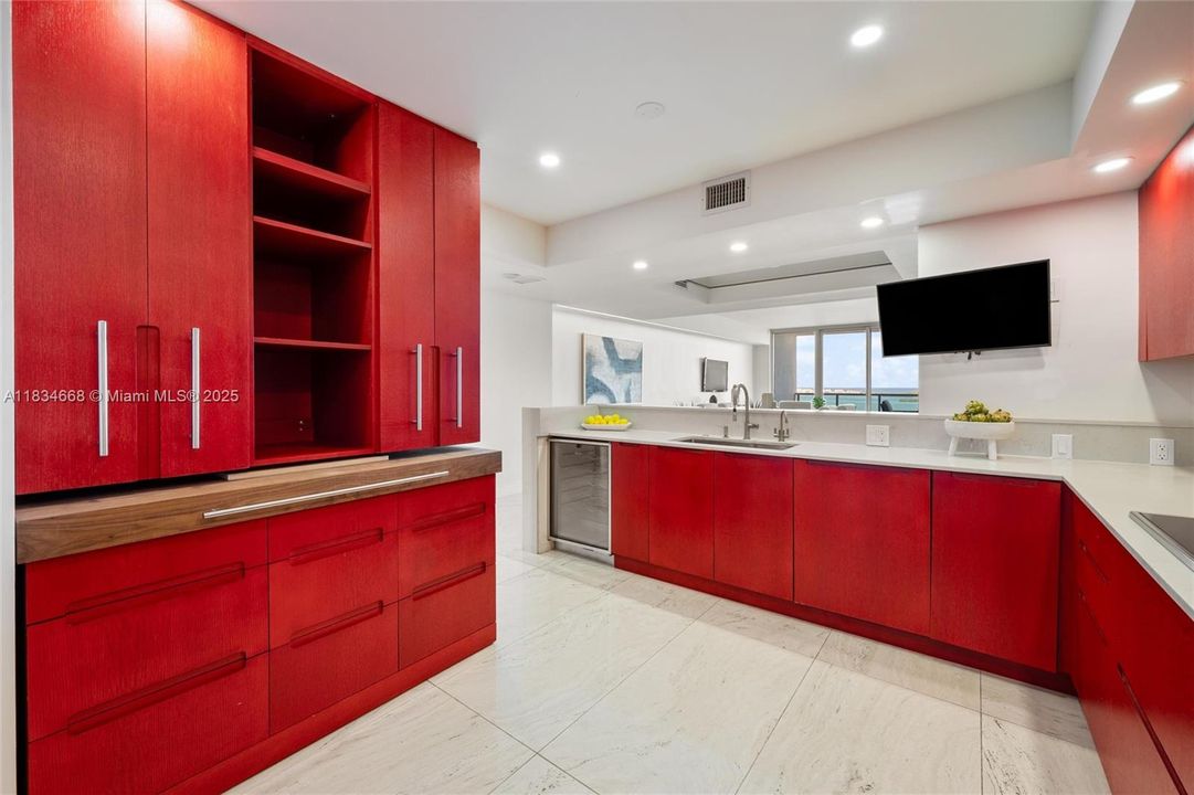 Vendido Recientemente: $2,285,000 (3 camas, 3 baños, 2130 Pies cuadrados)