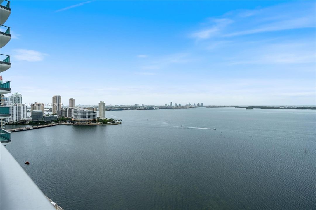 Vendido Recientemente: $2,285,000 (3 camas, 3 baños, 2130 Pies cuadrados)