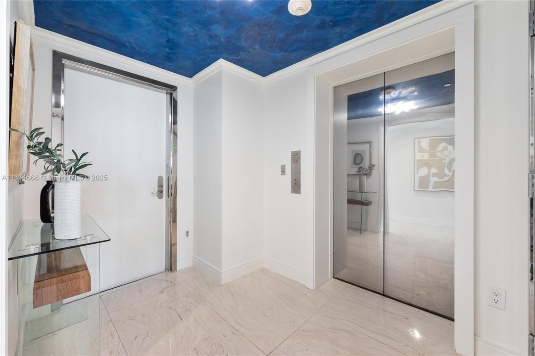 Private Foyer into unit from elevator