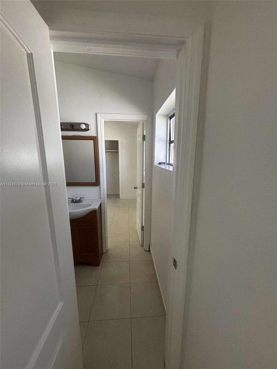 For Rent: $3,500 (5 beds, 3 baths, 1250 Square Feet)
