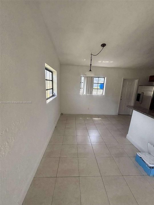 For Rent: $3,500 (5 beds, 3 baths, 1250 Square Feet)