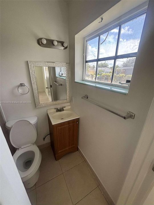 For Rent: $3,500 (5 beds, 3 baths, 1250 Square Feet)