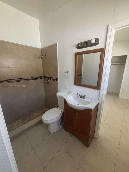 For Rent: $3,500 (5 beds, 3 baths, 1250 Square Feet)