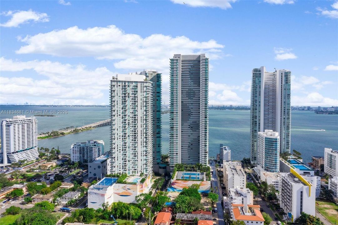 For Rent: $5,500 (2 beds, 3 baths, 1151 Square Feet)
