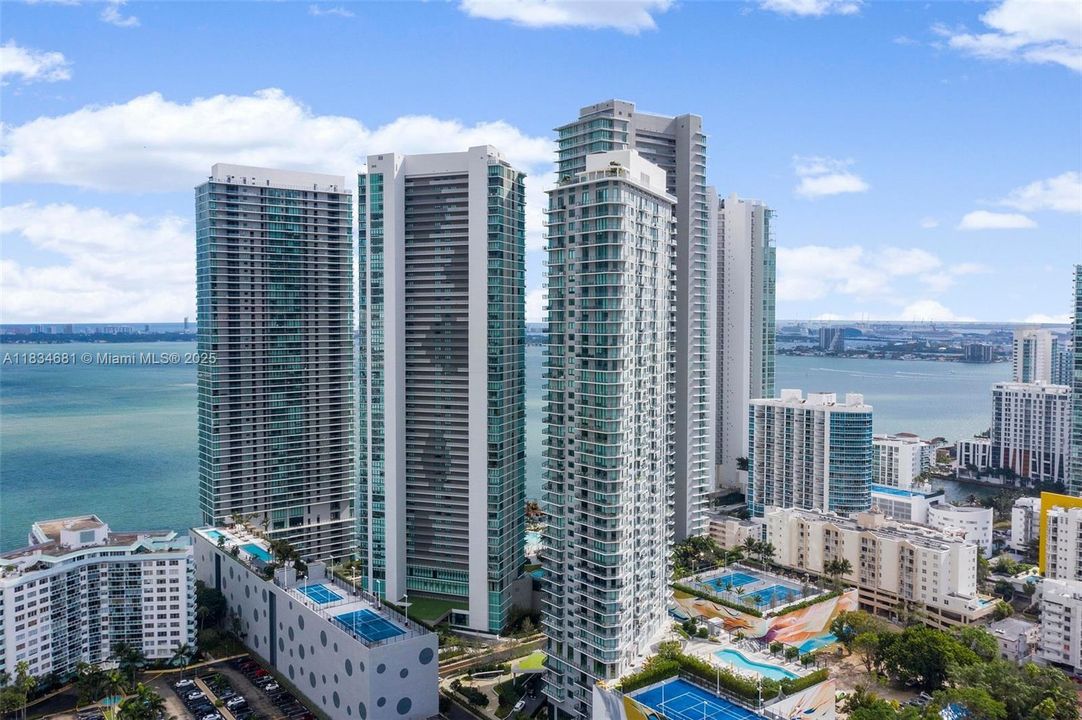 For Rent: $5,500 (2 beds, 3 baths, 1151 Square Feet)