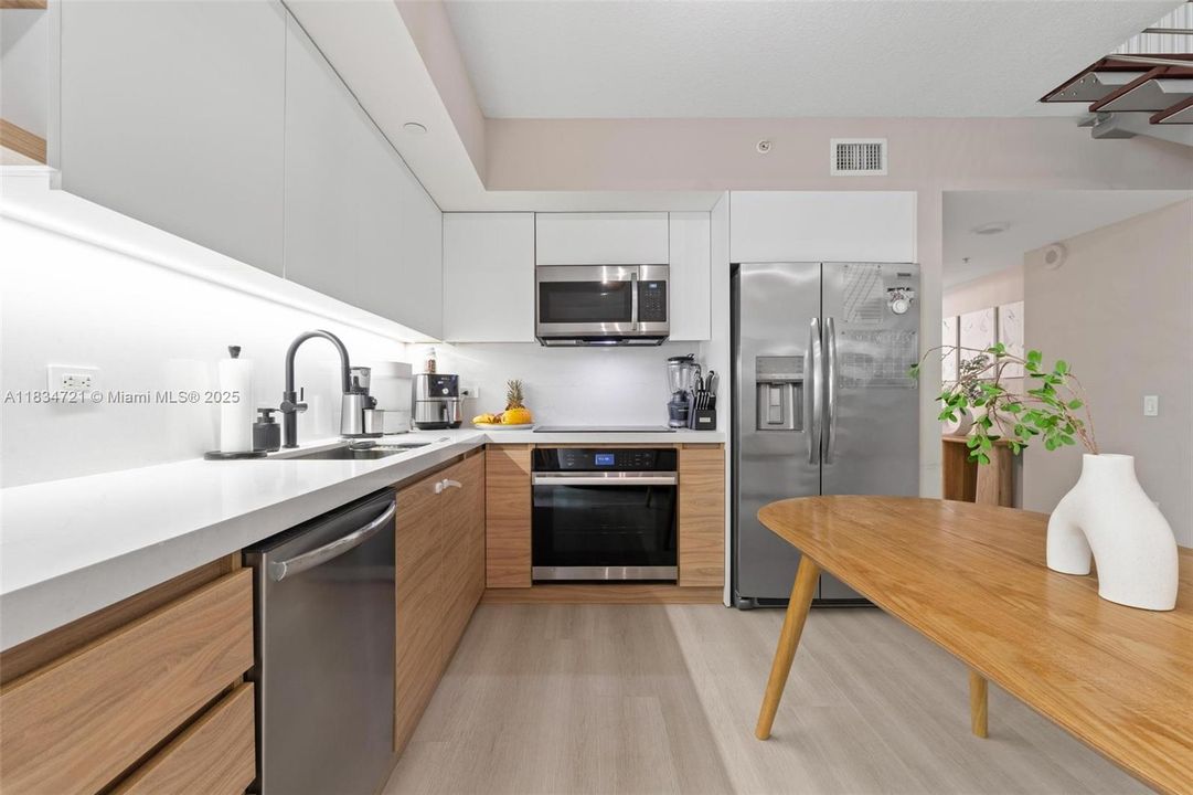 For Sale: $630,000 (2 beds, 2 baths, 1267 Square Feet)